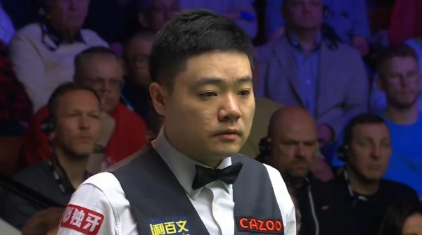 1-5过期翻盘但愿！庞俊旭三局绝地反击险逼罗伯逊，如何打出节拍封神？