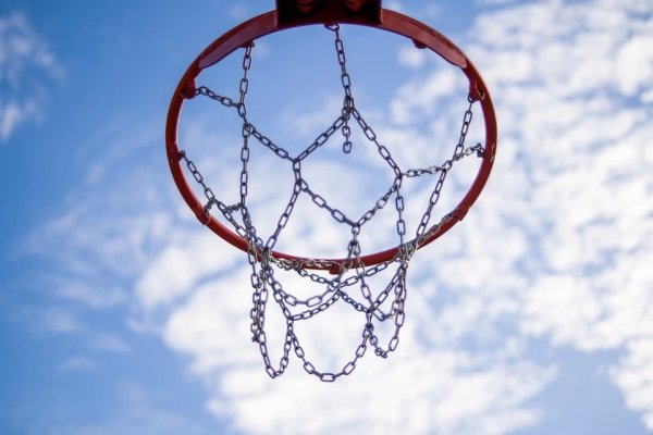 犹他州在加时赛中主场迎战洛杉矶湖东谈主，爵士队历程加时以140-133驯服洛杉矶湖东谈主