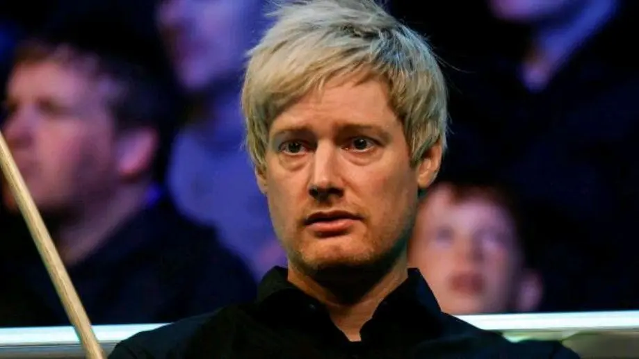 罗伯逊自曝臀部拉伤!金左手拒暴露退赛原因，奥沙利文将战德国赛